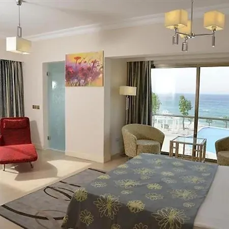 Ship Inn Boutique Hotel&SPA&Restaurant near the beach Hotel *