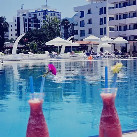 Ship Inn Boutique Hotel&SPA&Restaurant near the beach *