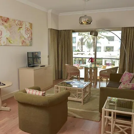 Jasmine Court & Location Hotel Templos