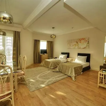 Jasmine Court & Location Hotel Templos