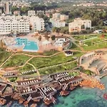 Jasmine Court Hotel & Spa Central Location