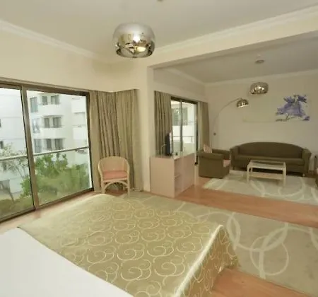 Jasmine Court & Location Hotel *